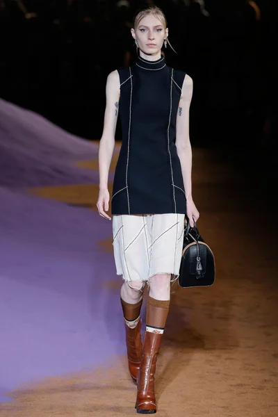 Look 4
